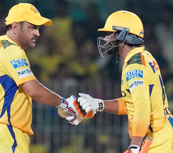 आईपीएल 2025 के 62वें मैच में CSK और RR बिना प्लेऑफ चांस के टकराएंगे। दोनों के बीच 30 मैचों में CSK 16 और RR 14 बार जीता है। धोनी की अगुवाई वाली CSK और संजू सैमसन की RR टीम प्रतिष्ठा बचाने को आमने-सामने होंगी।